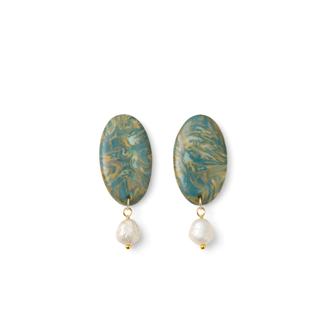Green earrings with pearl